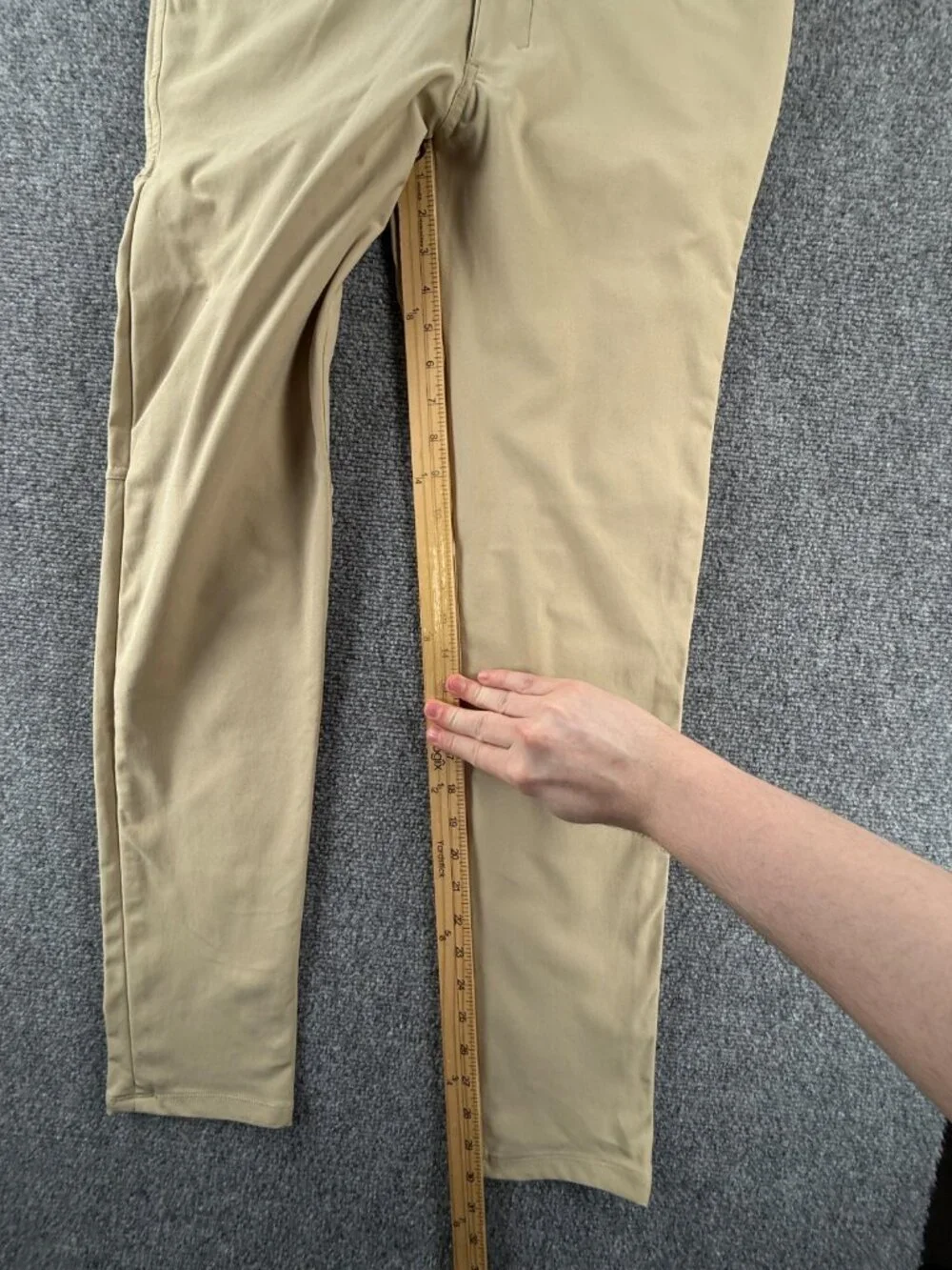 Lululemon Beige Stretch Pants Men Performance Size 28 Pockets Casual ACTL 29X30